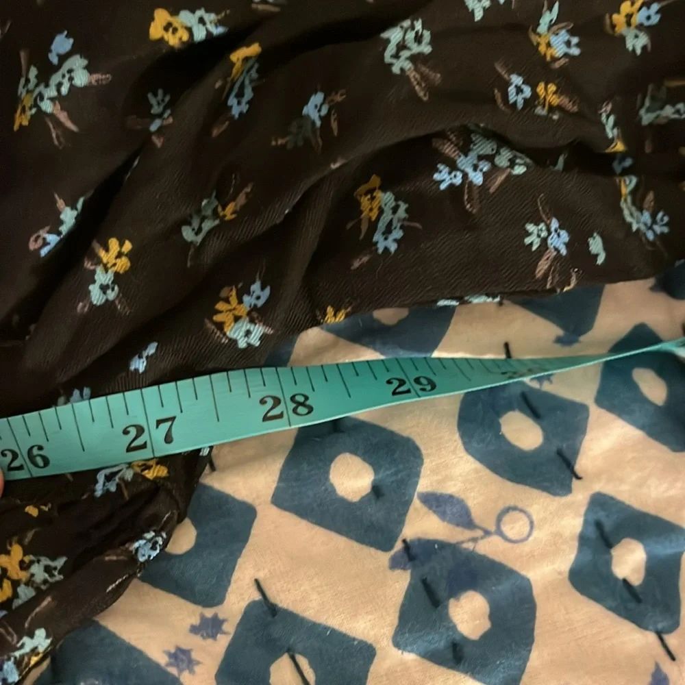 Lost in the 🔥 NWT Ava & Viv Floral Blouse - Picture 7 of 8